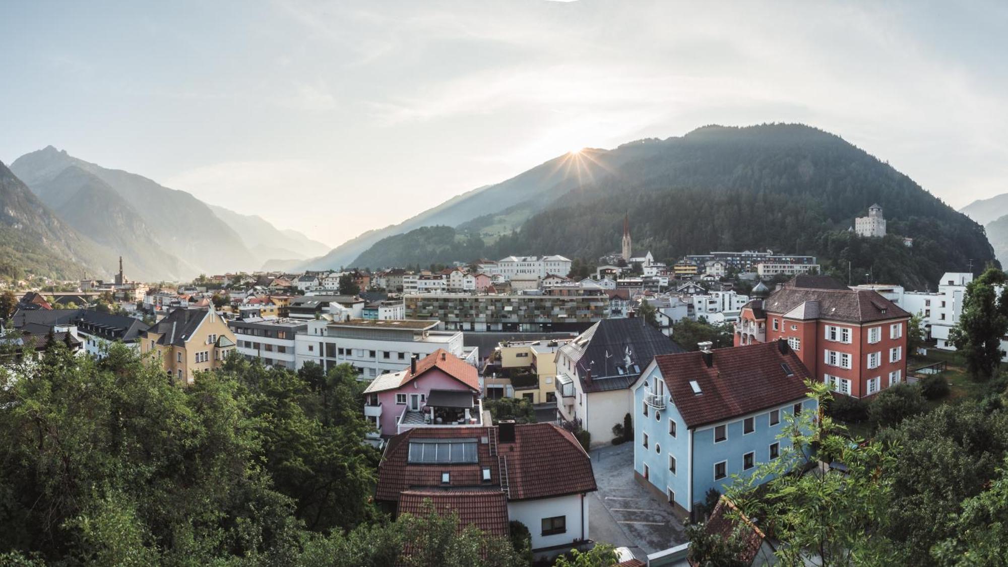 Deluxe Apartement Tirol ลันเด็ค ภายนอก รูปภาพ
