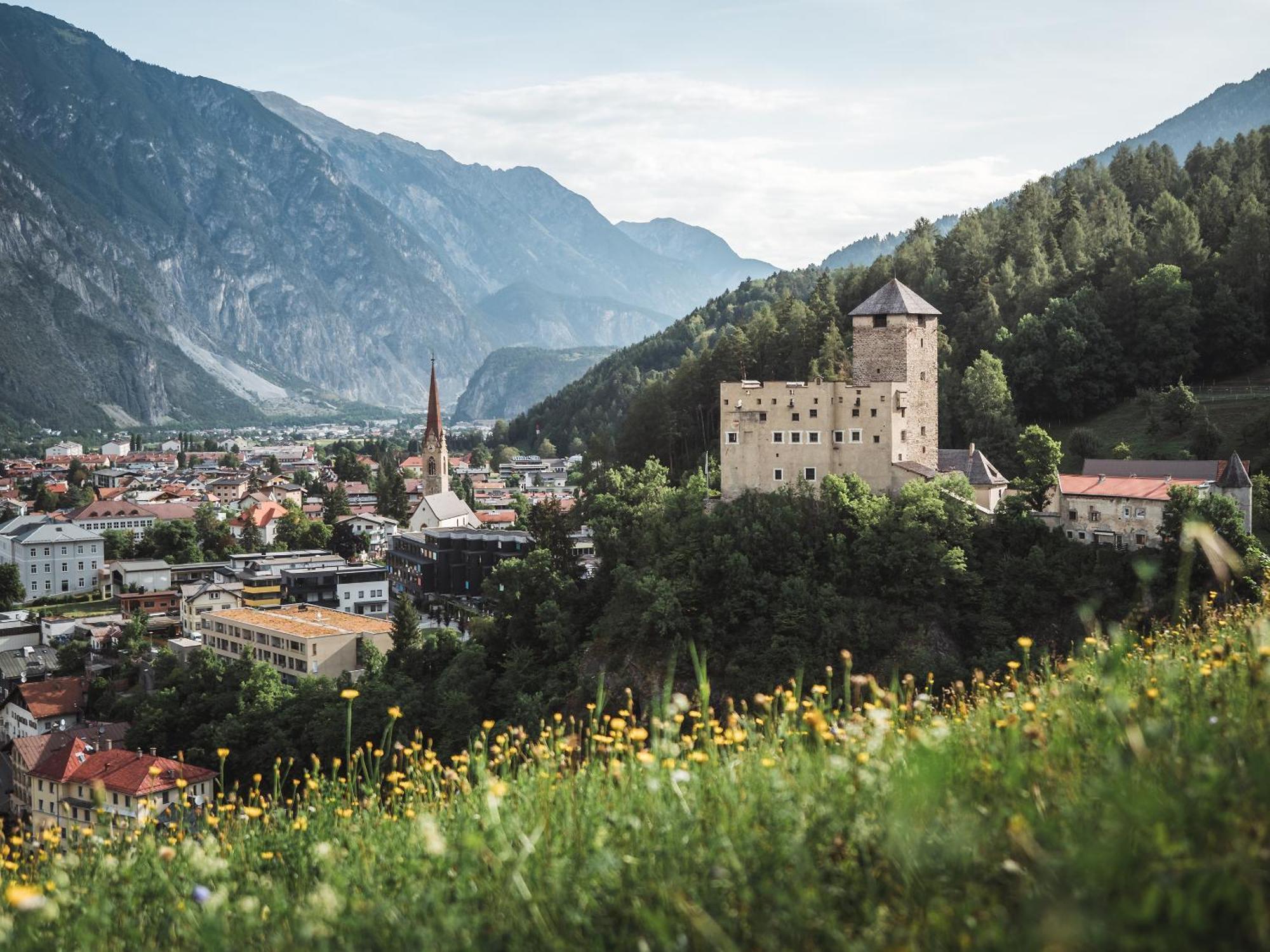 Deluxe Apartement Tirol ลันเด็ค ภายนอก รูปภาพ
